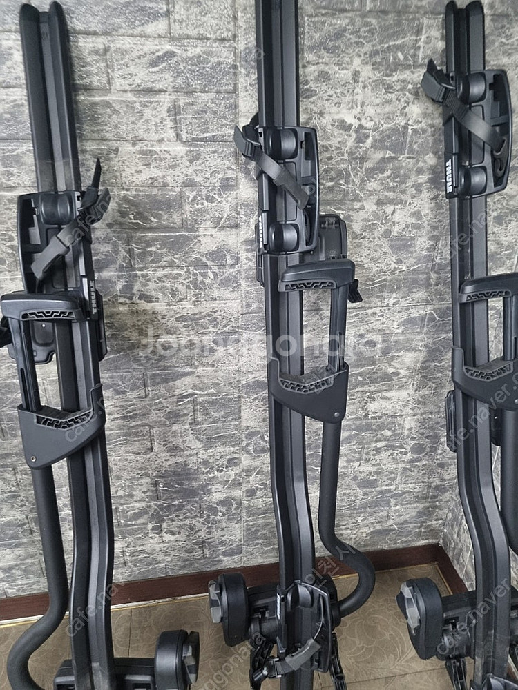 툴레 자전거 캐리어 & 가로바 팝니다--1